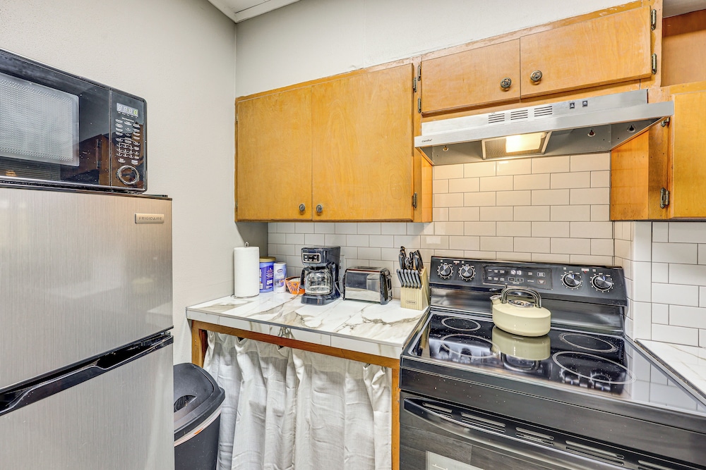 Easy Highway Access: Texarkana Condo Near Dtwn
