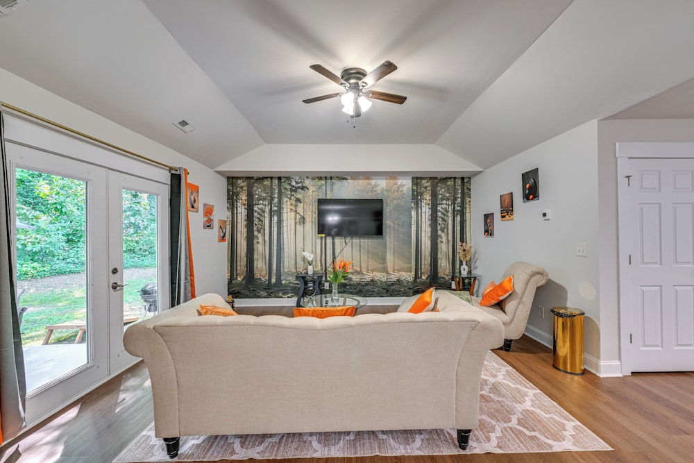 Easy Uptown Access: Charlotte Gem w/ Peaceful Yard