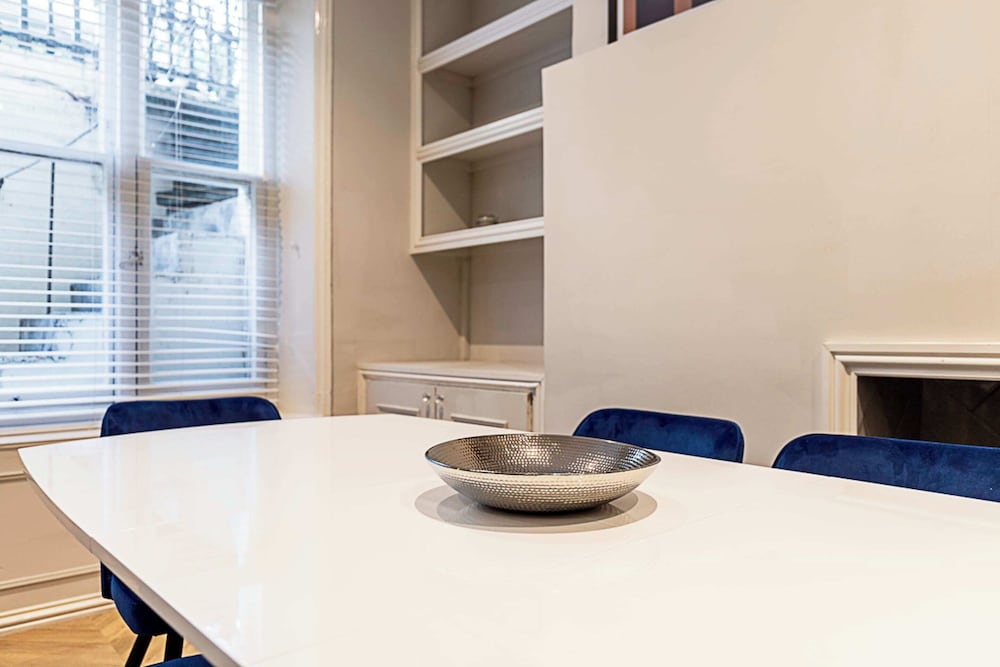 Beautiful Two Bedroom Abode in Notting Hill