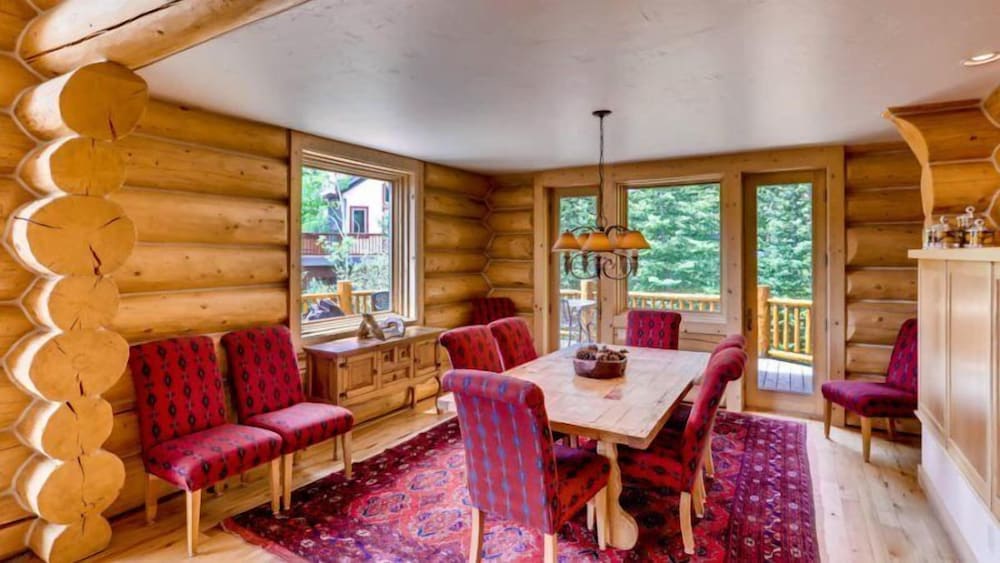 Breck_clifton_lodge
