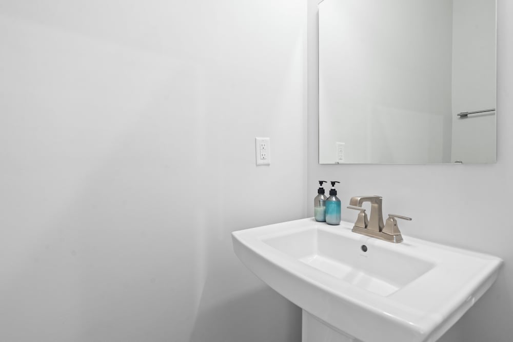 Luxe King 3BR Townhouse Uptown Charlotte