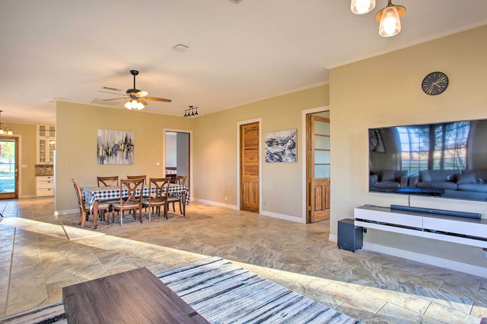 Gainesville Vacations - Charming Gainesville Retreat: Barn, Horses Welcome - Property Image 3