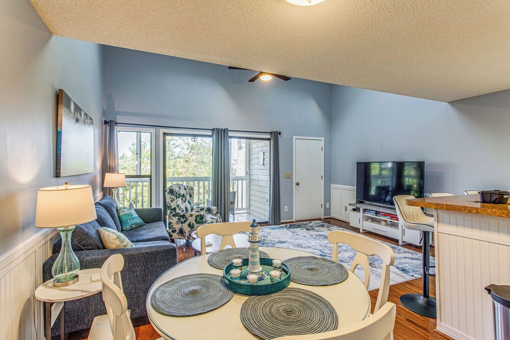 Golf, Gamble & Deep-sea Fish: Little River Condo
