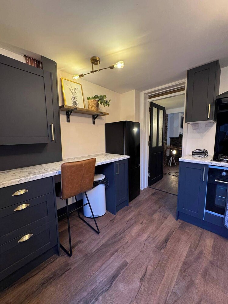 Winsford Woodford Cottage - Cozy Retreat