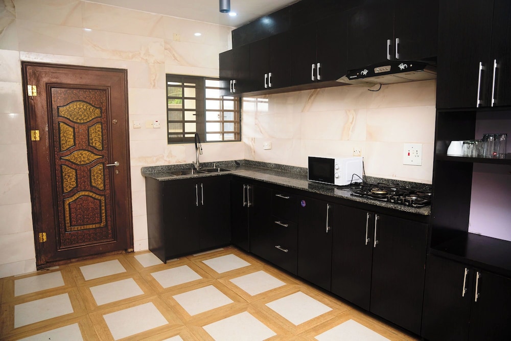 Luxurious 1 Duplex and 3 Flats Apartments, Ugbor Village RD, Benin City Nigeria
