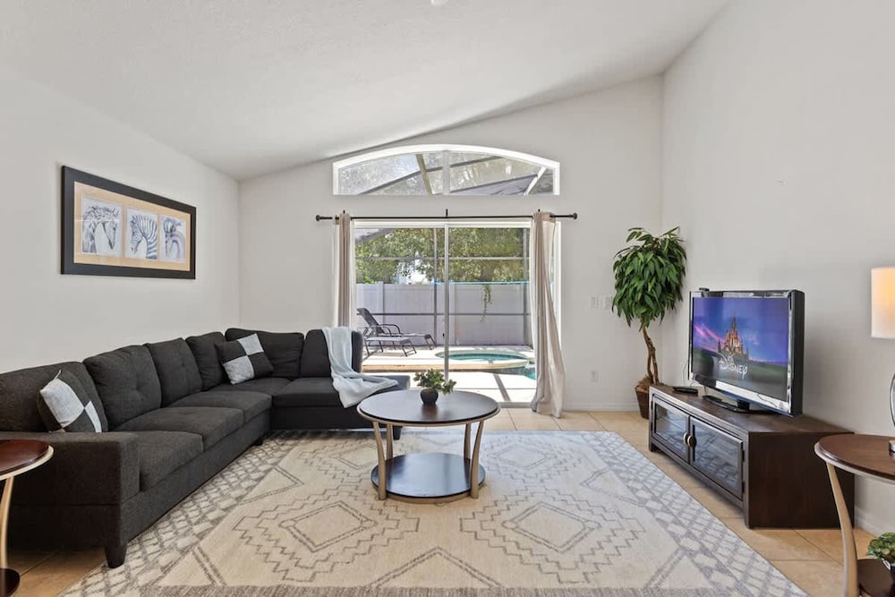 Game Room Plus Private Pool 4BR Disney Area