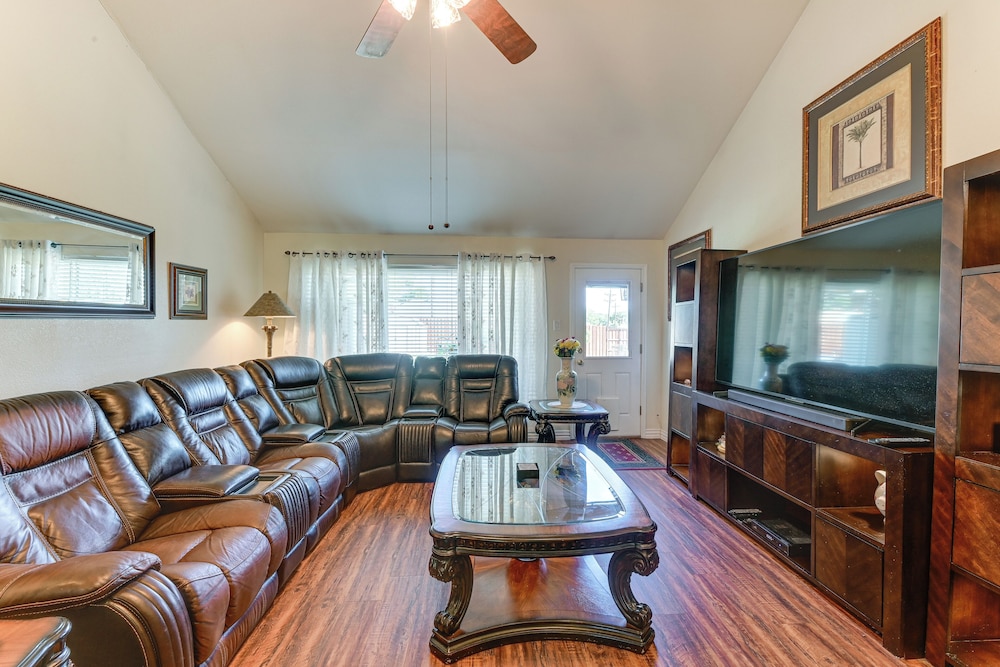 Pet-friendly Family Home 3 Mi to Lake Lewisville