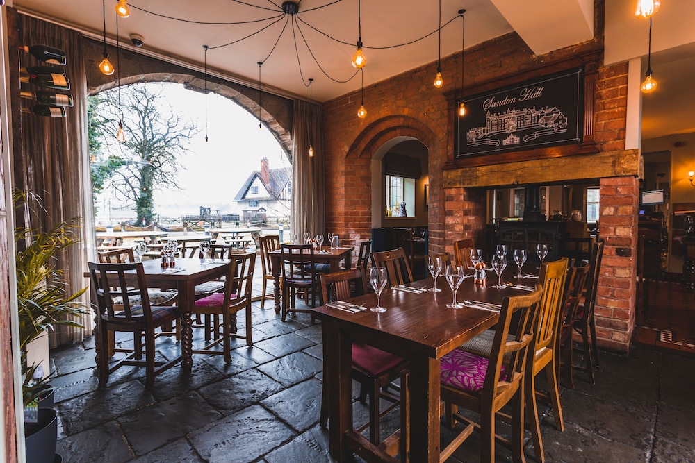 The Dog and Doublet Inn