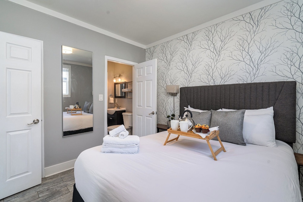 Opulent Pearl - Private Patio - Mins to Broadway