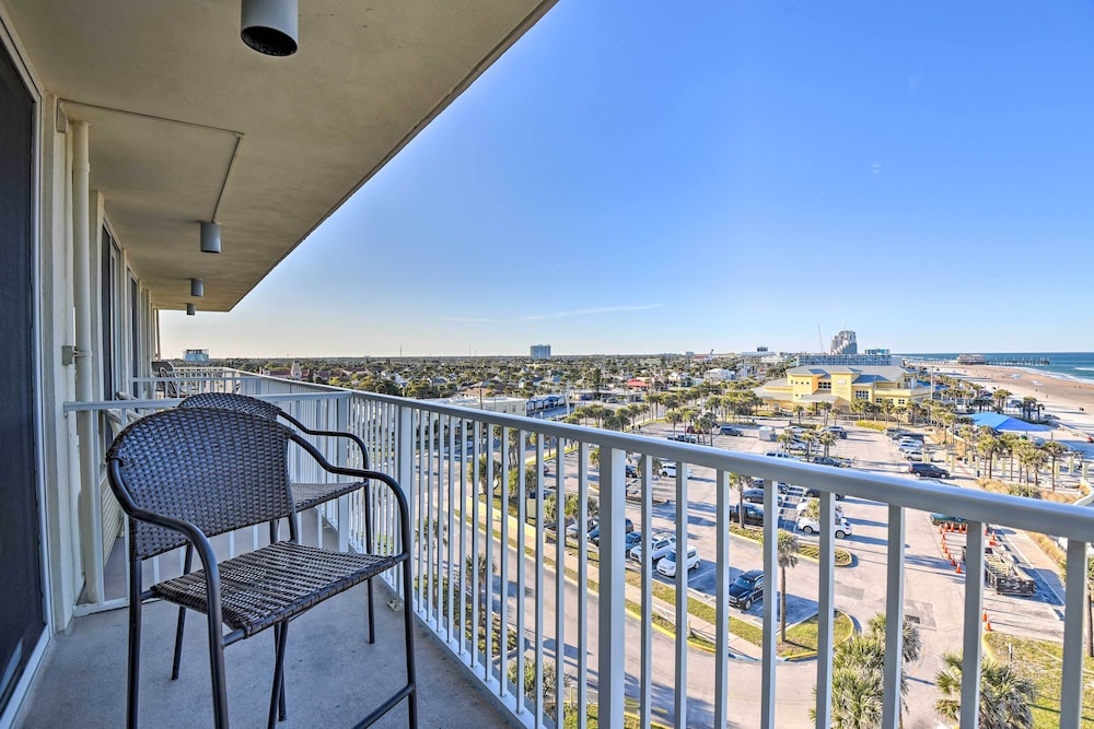 Oceanfront Resort-style Getaway - Walk to Beach! view 4