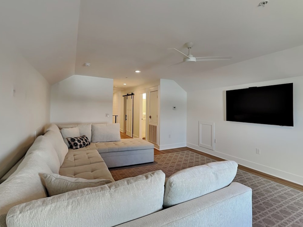 The Osprey #8 by Southern Vacation Rentals