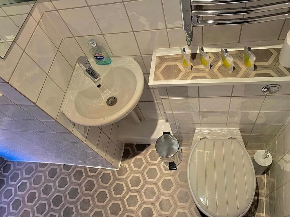 Grosvenor Place Guest House