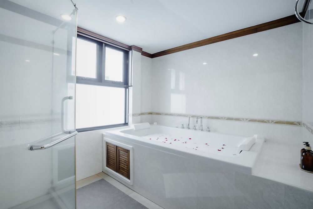 Number Nine Pool Villa