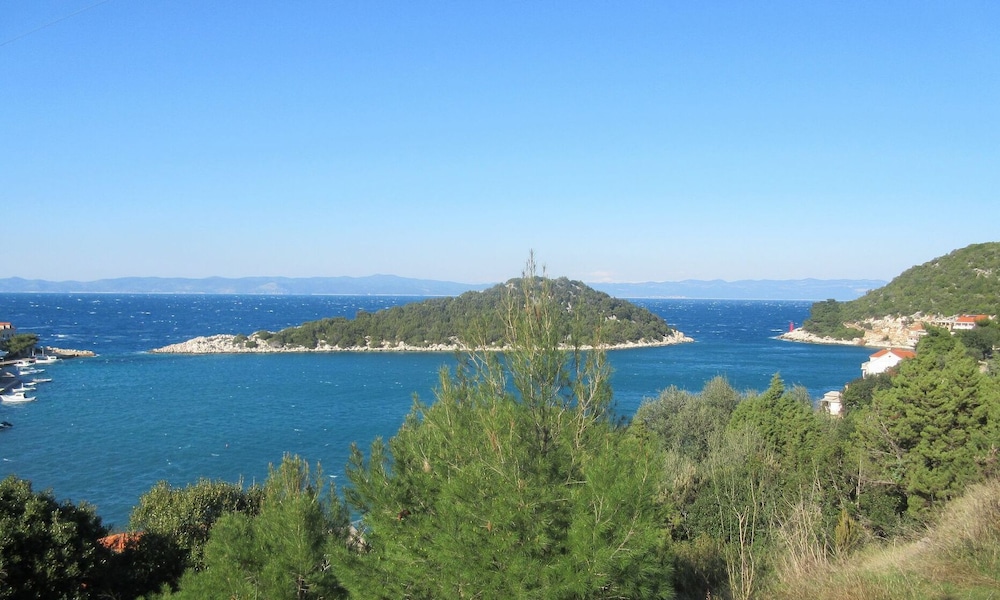 Mile - 10m From the sea - SA2 Studio view 2