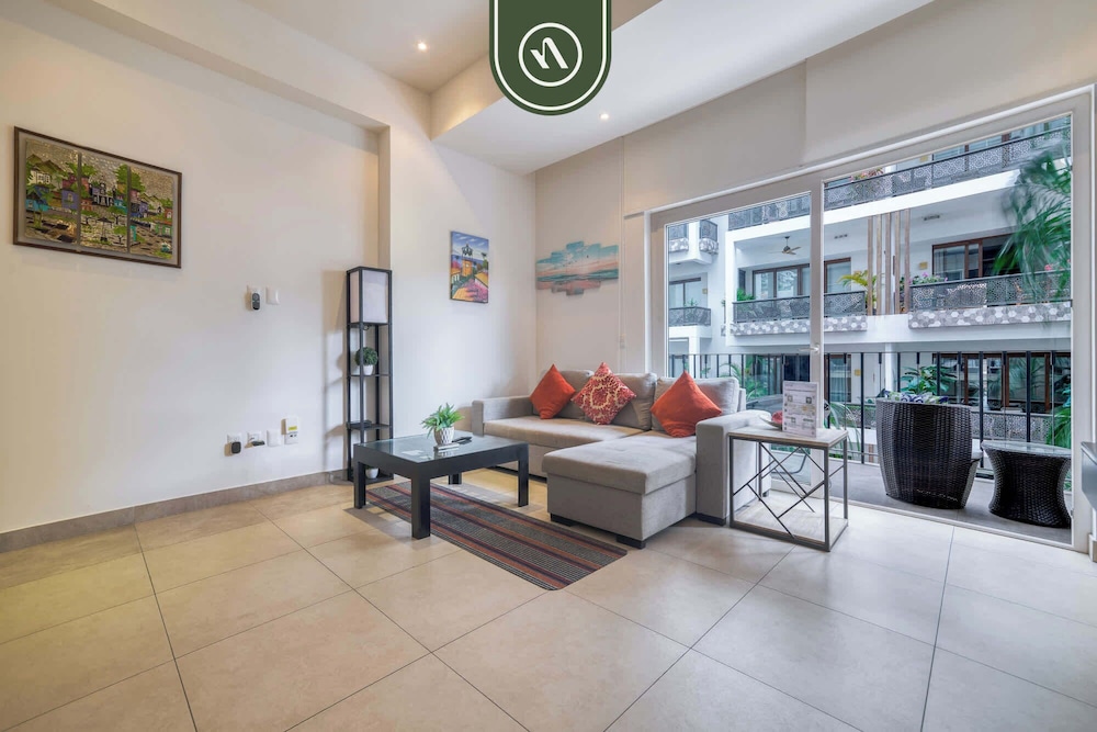 Amazing 1 BR Condo - Zona Romantica - Rooftop Pool
