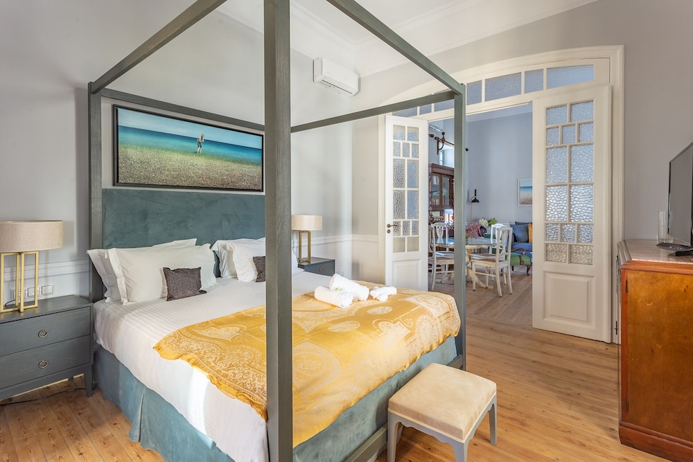 Camara Suites photo 3