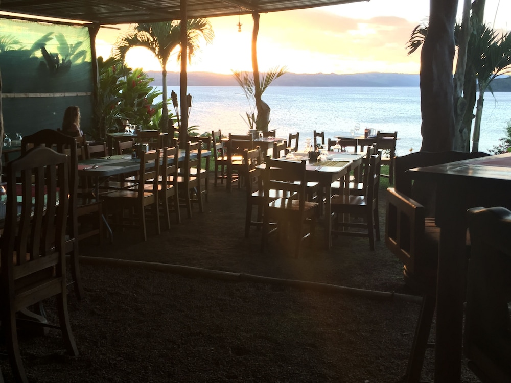 BlueBay Bugenvil Lake Lodge