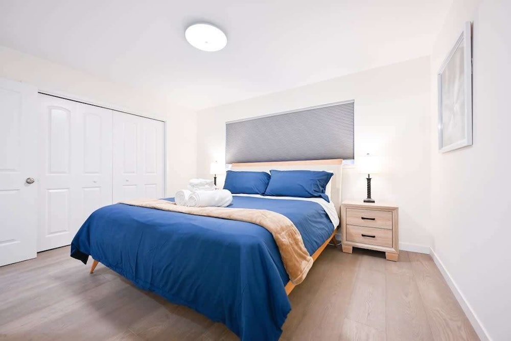 @ Marbella Lane - Exquisite Home 3BR
