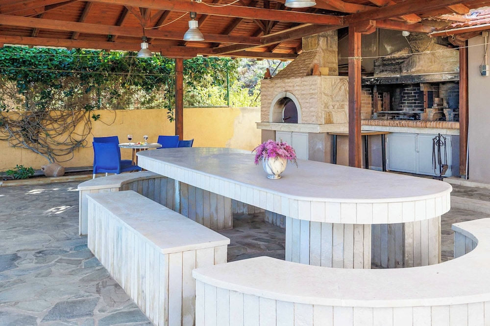 Villa Apollo Pelagia