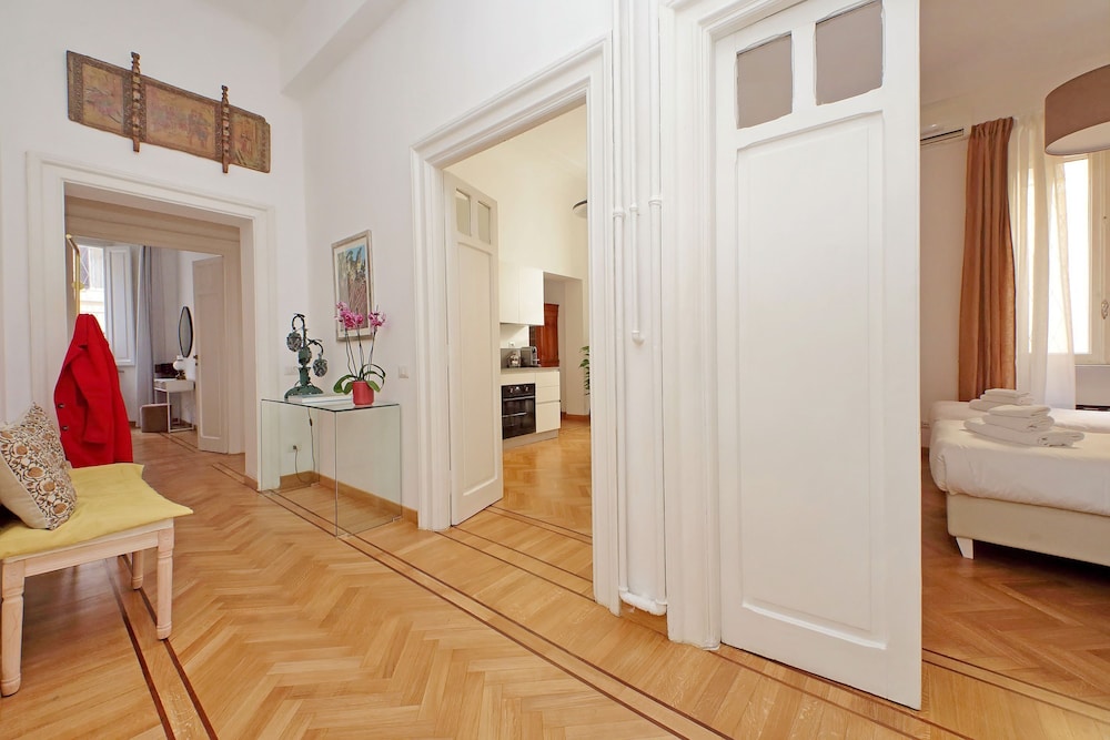 Treasurerome Vatican Charme 4br