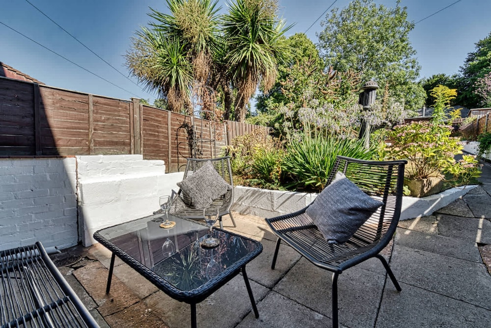 Host Stay London Road Cottage