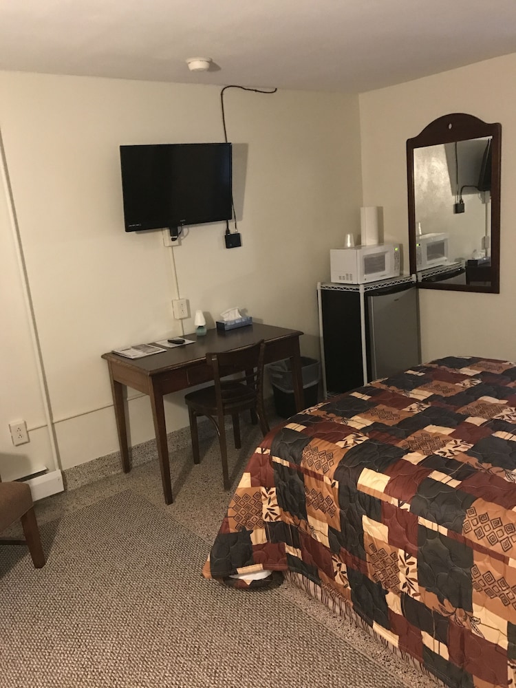 The Evergreen Motel