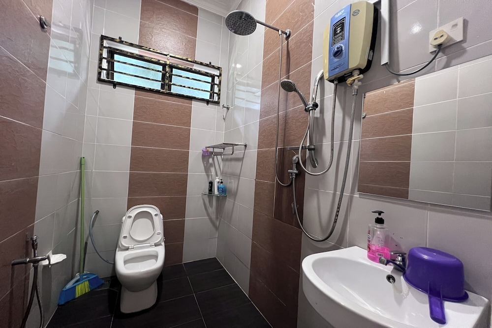 Nurbayu Villa (3 and 4 bedroom Villa) Kemaman