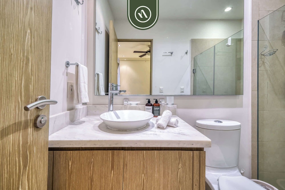 Amazing 1 BR Condo - Zona Romantica - Rooftop Pool