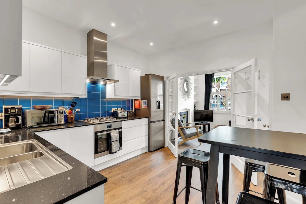 Charming Golborne Escape