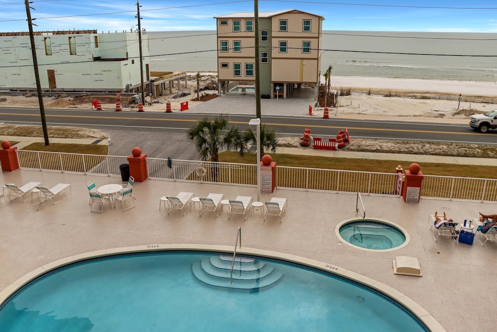 Paradise Shores 305