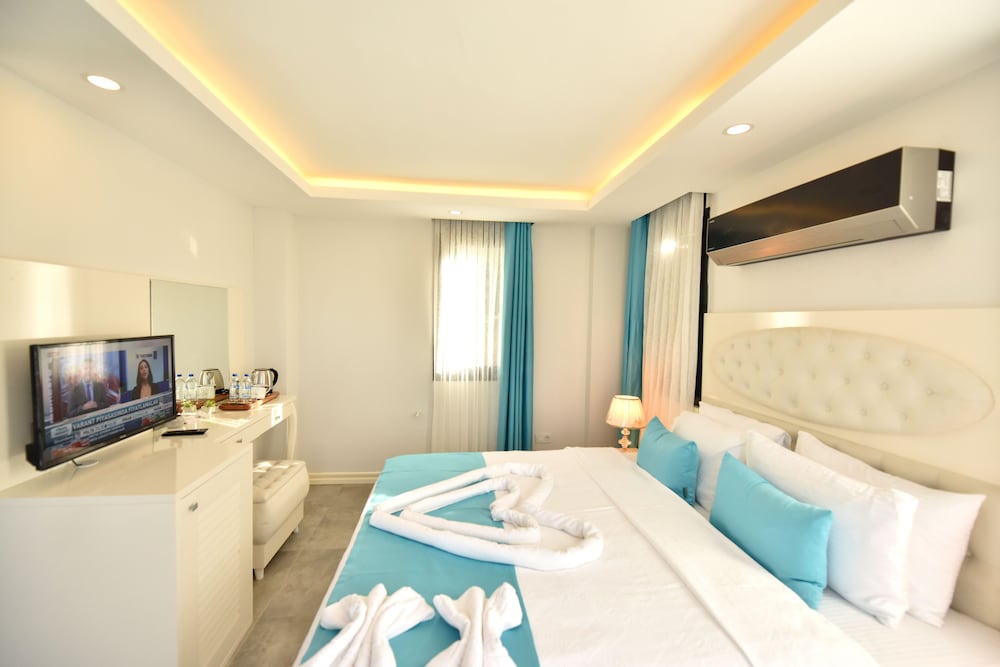 Monastery Suites Hotel - Image 19
