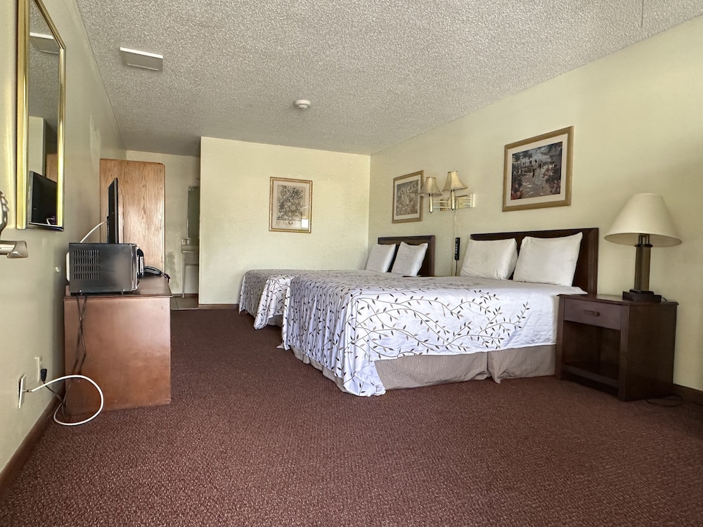 Four Seasons Motel