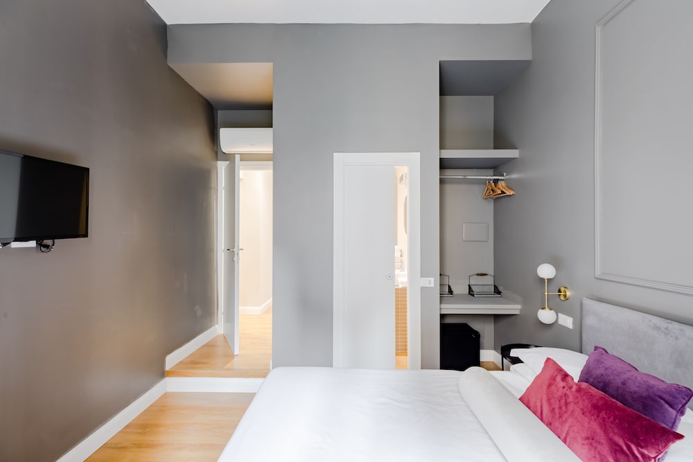 Suites by Chloe