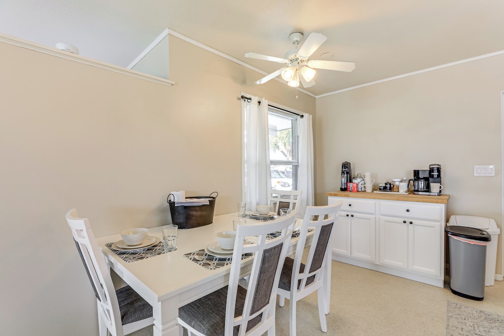 4 Mi to Historic Dtwn Venice: Home w/ Heated Pool!