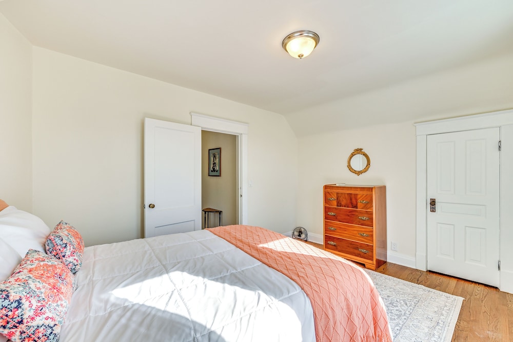 Bright Home Near Pine Lake w/ Deck & Yard