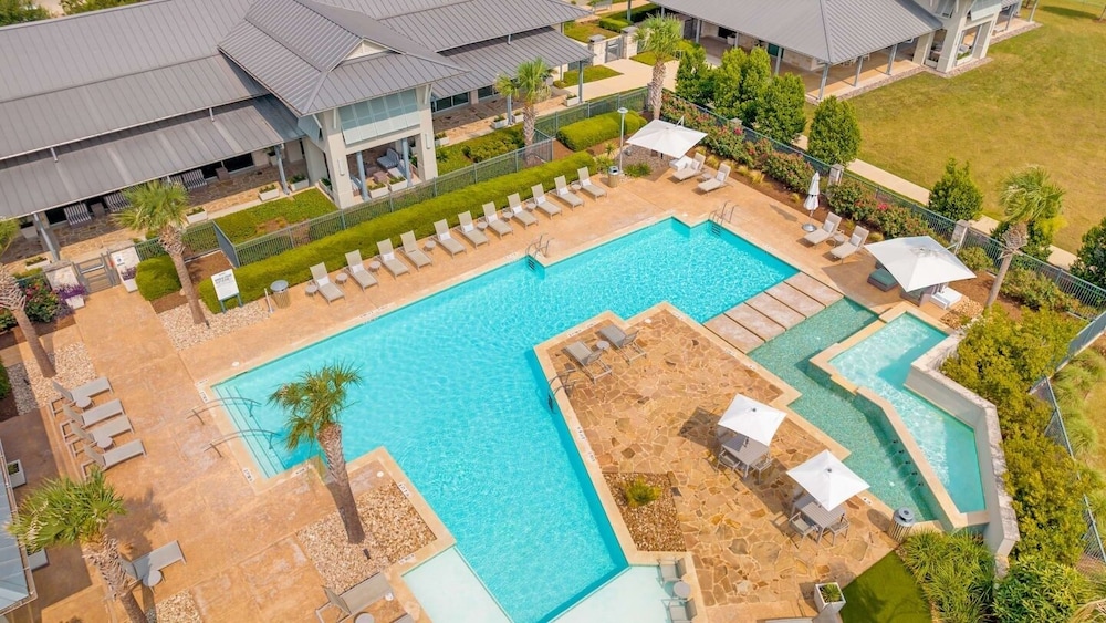 The Green At Plum Creek Apartments By Barsala