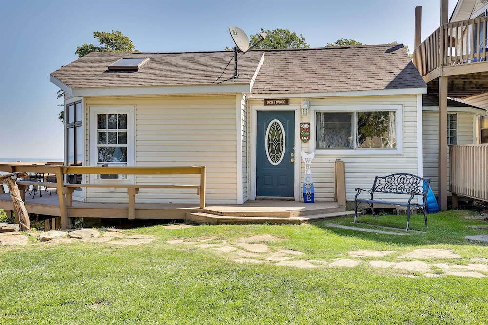 Lakefront Geneva Vacation Rental - Walk to Strip!