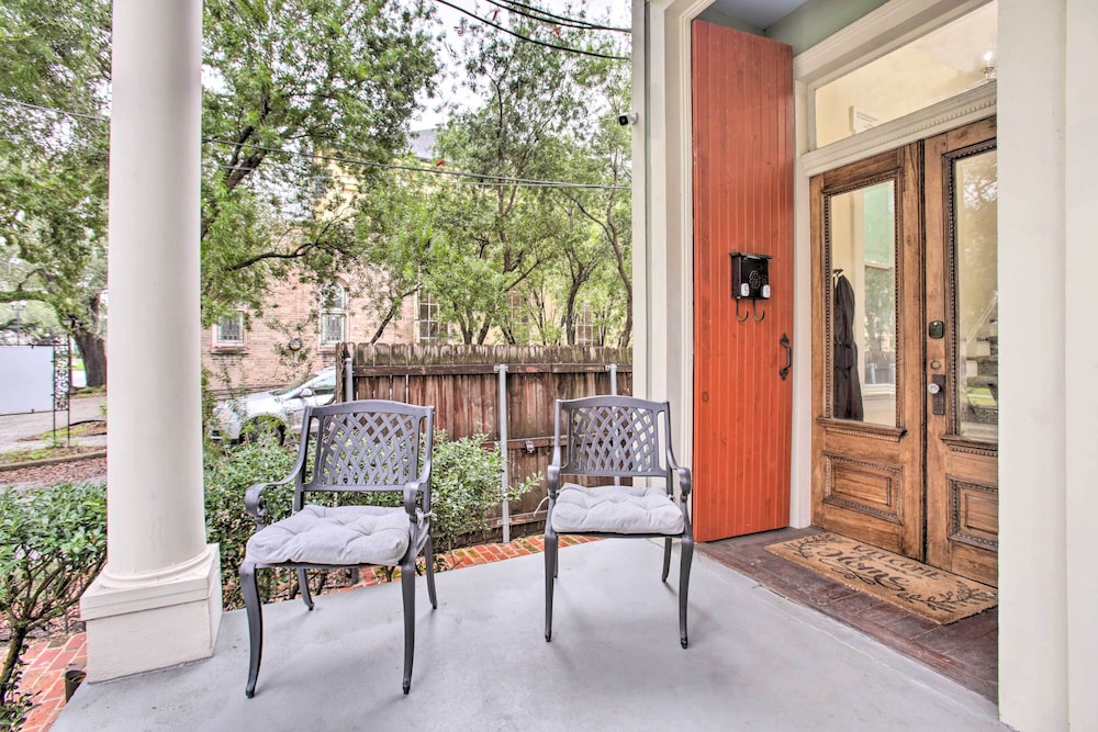 Inviting Uptown New Orleans Apt: Perfect Location!