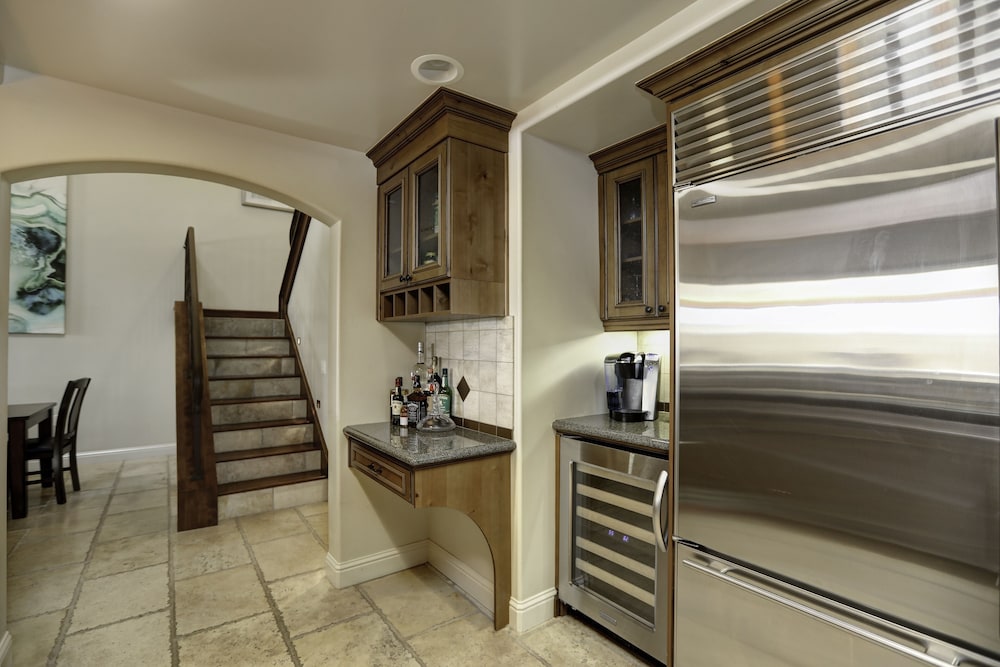 203 Cortez 3 Bedroom Condo by Redawning view 2