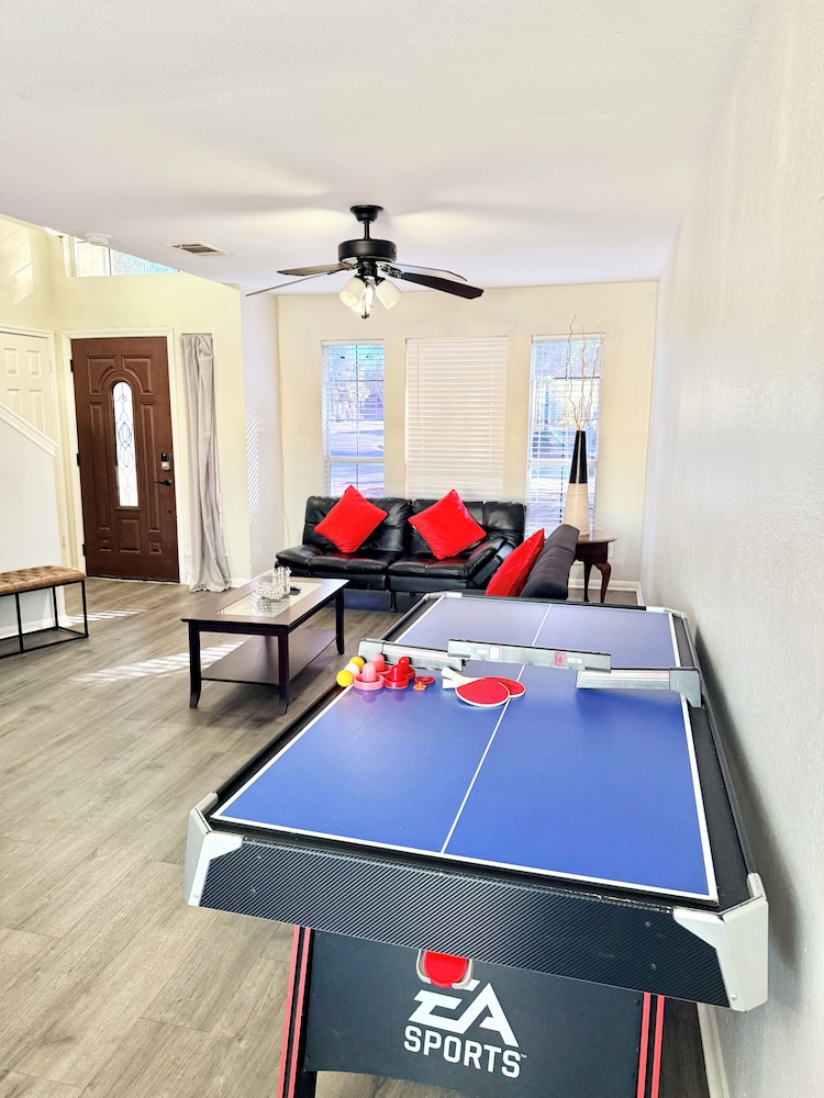 Family Retreat Near Kalahari-Sleeps 11