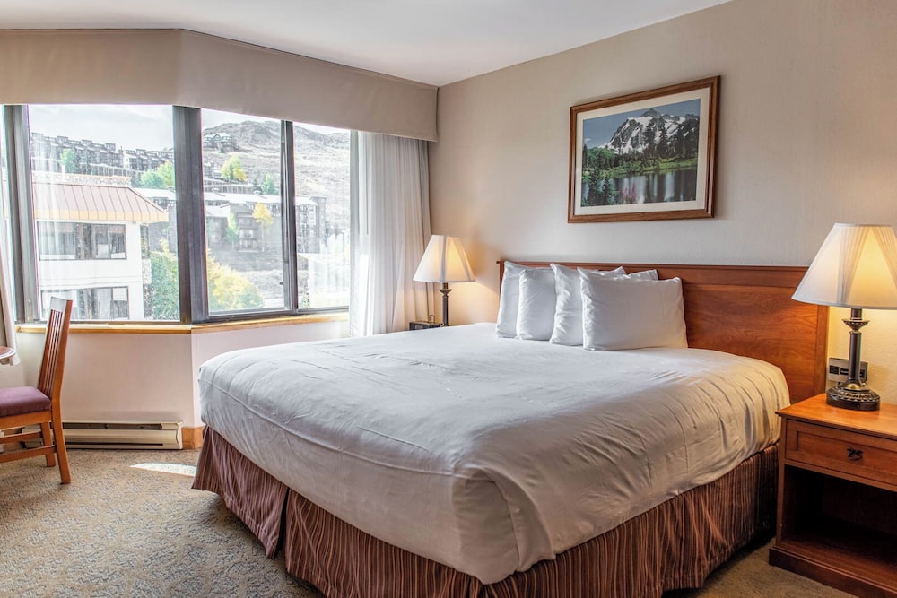 The Grand Lodge by Traverse Hospitality (No Resort Fees)