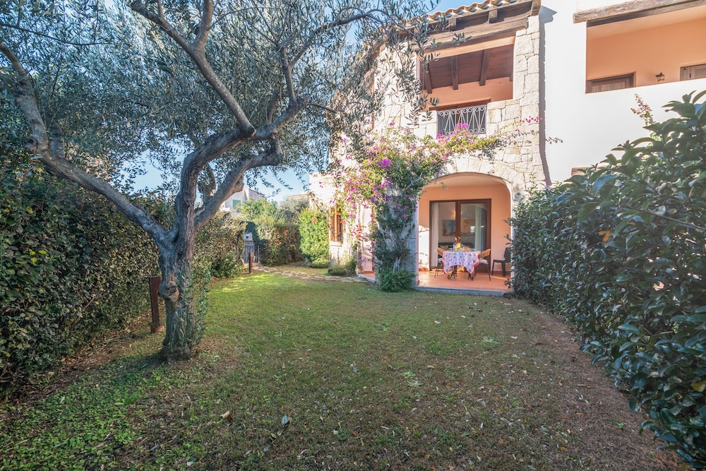 Il Borgo C8 700 Mt From The Beach view 2