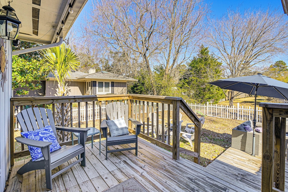 1 Mi to Broadway at the Beach: Home w/ Large Yard!