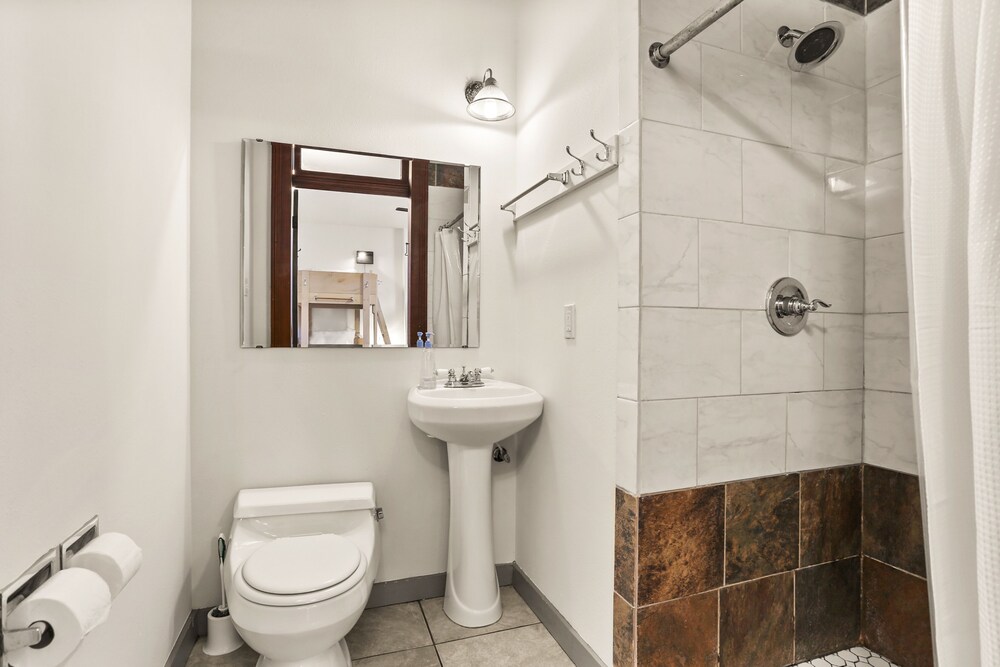 Site 61 Guesthouse