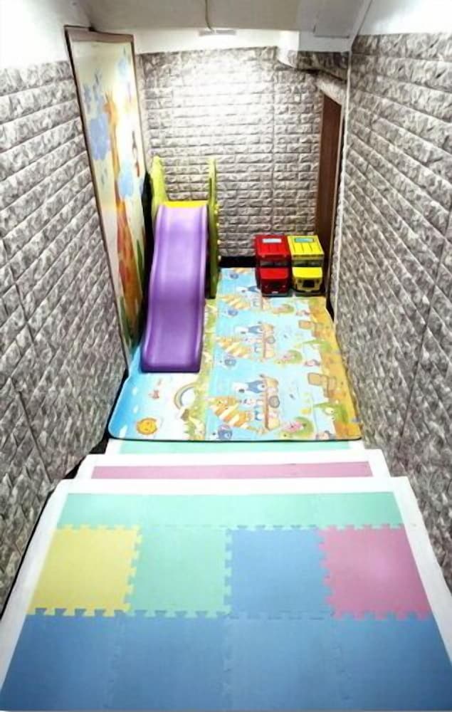 Moiri Guesthouse - Hostel