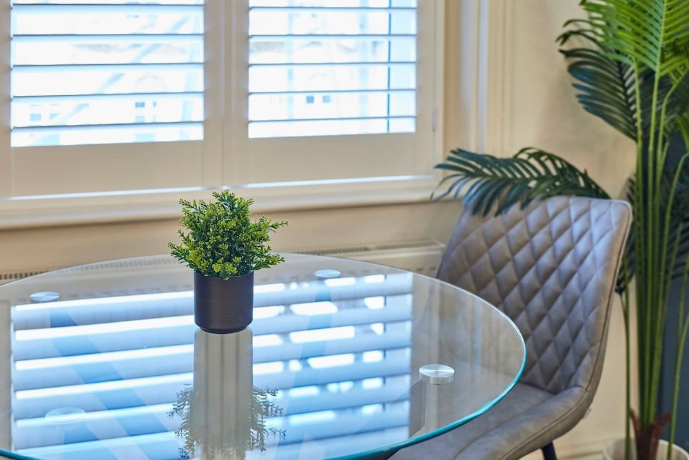 Host Stay The Langley Hotel Apartment 8