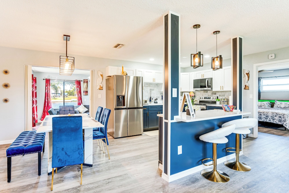 2 Mi to Beach: Canal-front Home in Hernando Beach