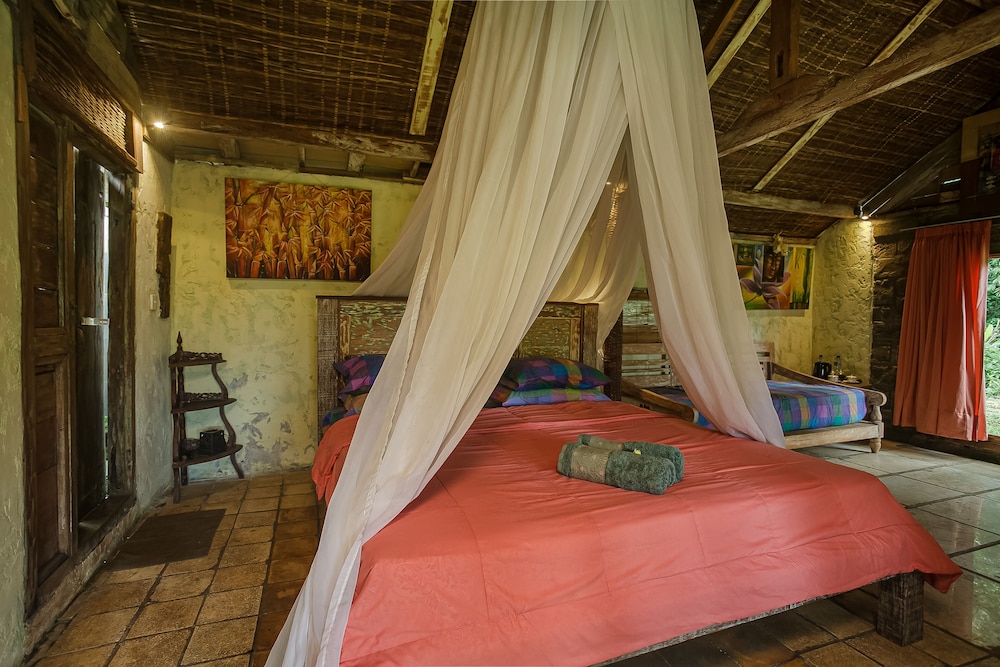 Tepi Sawah Lodge