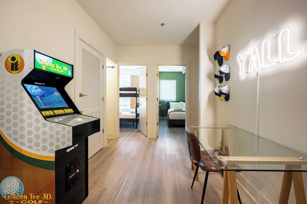 Sleeps 24 Rooftop, Game Room & Outdoor Spaces Just 10 Min to Broadway Outrider by Avantstay