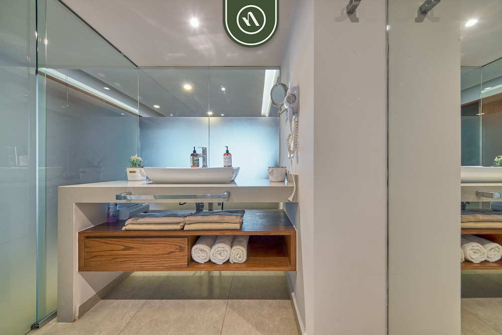 Harbor 171 by Naya Homes